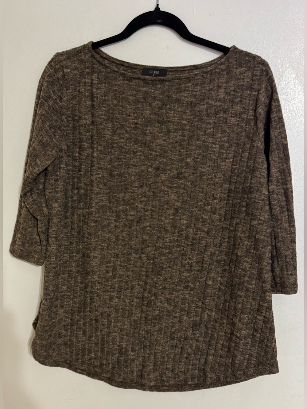 Studio Brown Heather Ribbed Knit Top says 1X - Fits like size Large